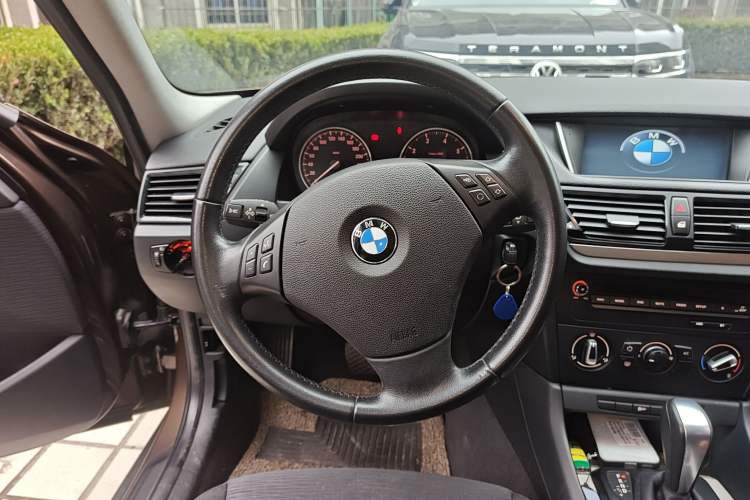 Used BMW X1 2013 sDrive18i Fashion Model
