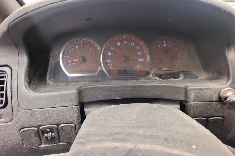 Used FORTHING Lingzhi 2014 M5 Q3 2.0L 7-seat Short-Wheelbase Luxury Model Odometer Close Up