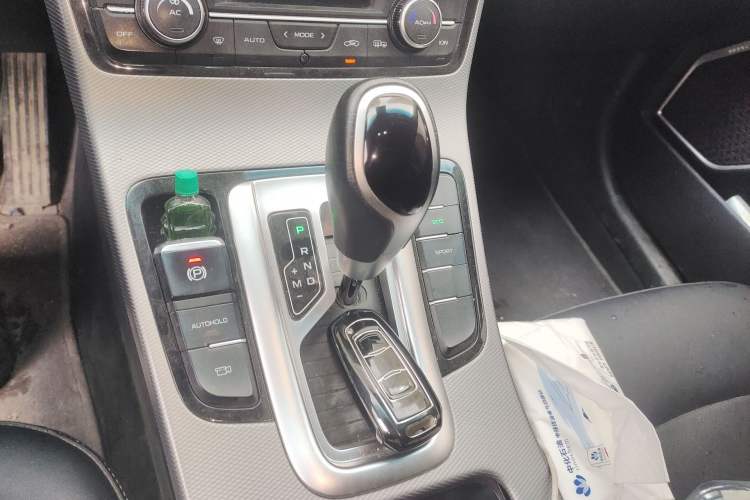 Used Geely Auto Emgrand GL 2018 1.8L DCT Elite Smart Connectivity Version Gear Lever