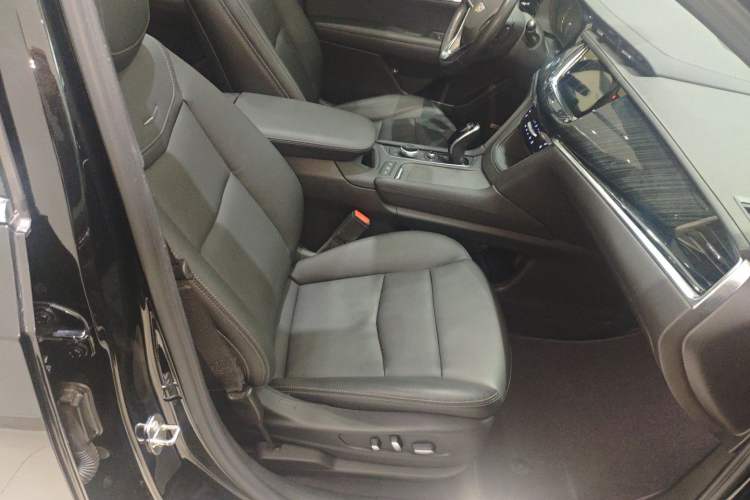 Used Cadillac XT6 2022 2.0T Six-Seater Four-Wheel-Drive Luxury Standard Edition Right Front Seat