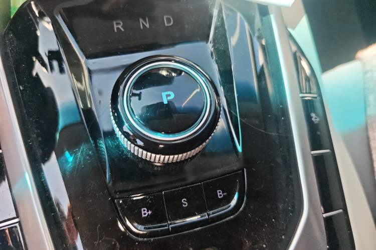 Used BAIC Beijing EU5 2018 R500 Smart Wind Edition Gear Lever