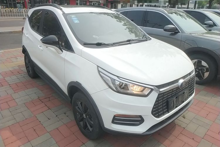 Used BYD Yuan New Energy 2018 EV360 Smart Connect Cool Edition Front Right 45 Deg