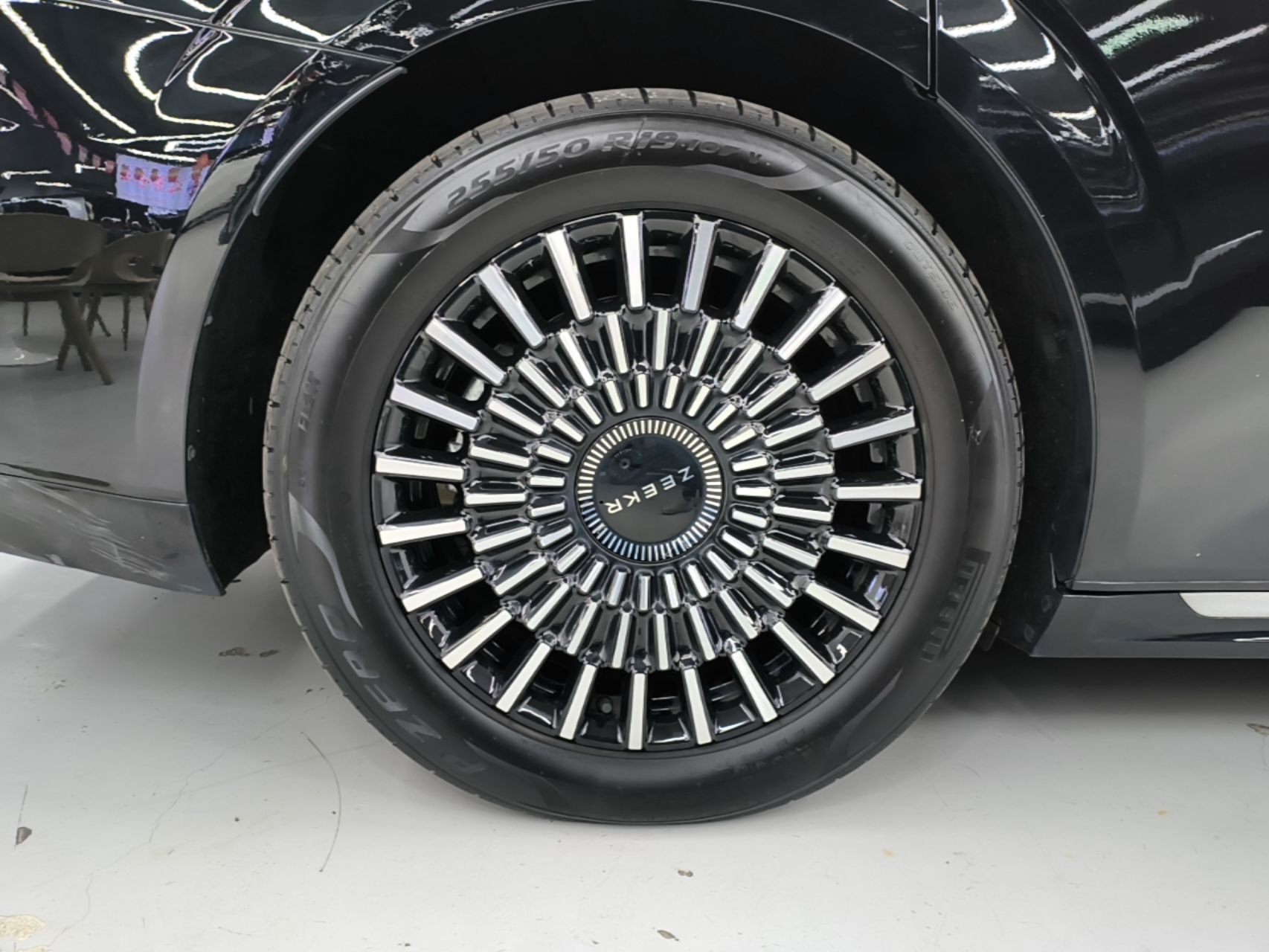 Zeekr 009 2024 Six-Seat Executive Version 4WD 108 kWh — снимка 11