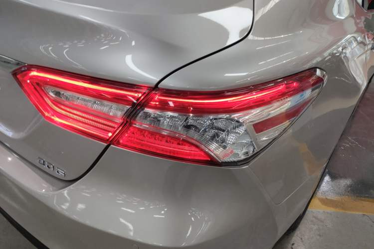 Used Toyota Camry 2021 2.0G Luxury Edition
