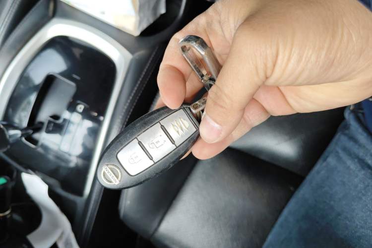 Used Nissan X-Trail 2014 2.0L CVT Comfort Edition 2WD Vehicle Key