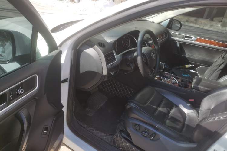 Used Volkswagen Touareg 2011 3.0 TSI Standard Version