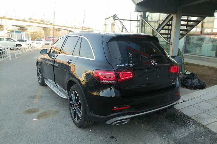 Used Mercedes-Benz GLC 2020 Facelift GLC 300 L 4MATIC Dynamic Edition