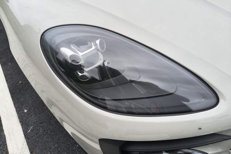 Used Porsche Macan 2018 Macan 2.0T Right Front Headlight