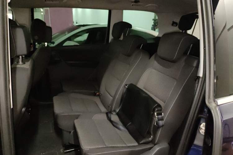 Used Volkswagen Sharan 2018 Revised Version 380TSI Comfort Edition 7-Seater
