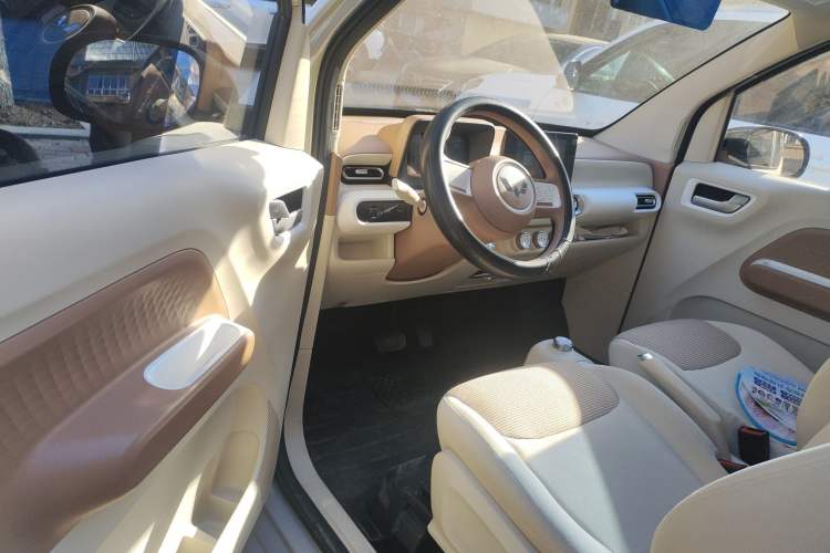 Used Wuling Hongguang MINIEV 2024 3rd Generation 215km Advanced Version
