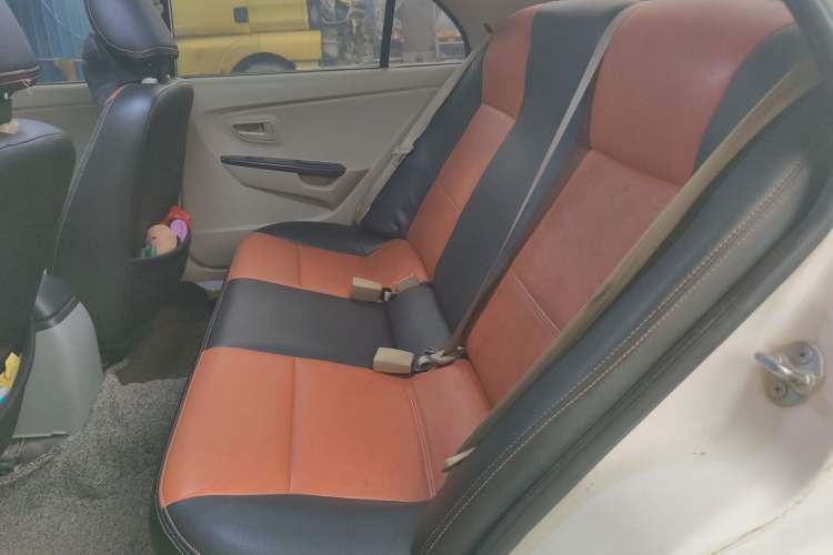 Used Soueast V3 Lingyue 2014 1.5L Manual Entry-Level Version Left Rear Seat