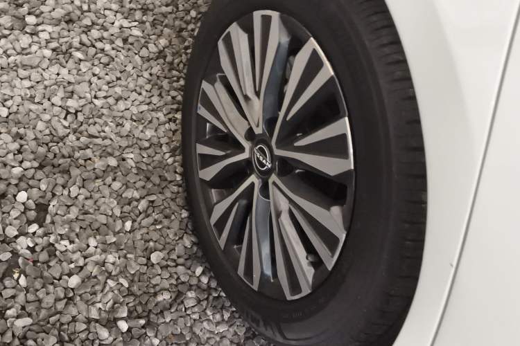 Used Nissan Teana 2022 2.0L XL-Upr Enjoyment Edition Right Rear Wheel Hub