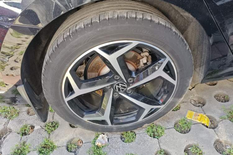 Used Volkswagen Passat 2023 Restyled 330TSI Starry Luxury Edition Right Rear Wheel Hub