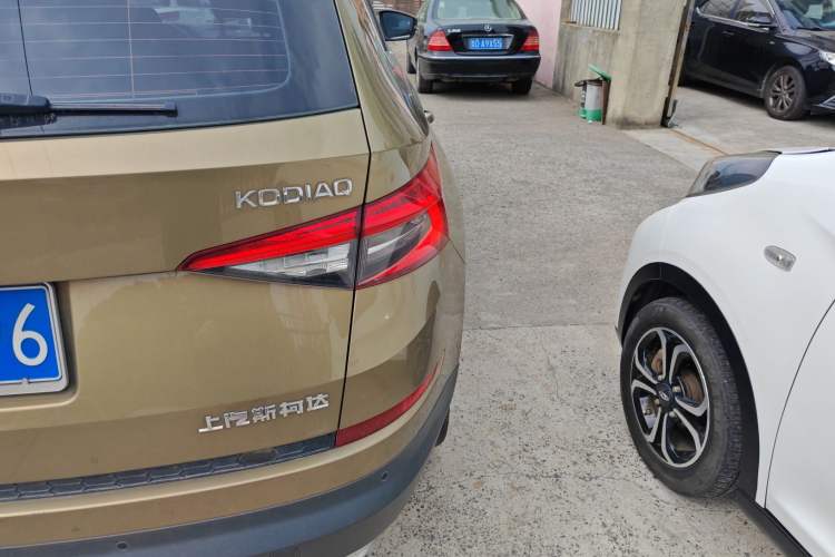 Used Skoda Kodiaq 2017 TSI330 7-Seater Two-Wheel-Drive Luxury Edition Exterior 3