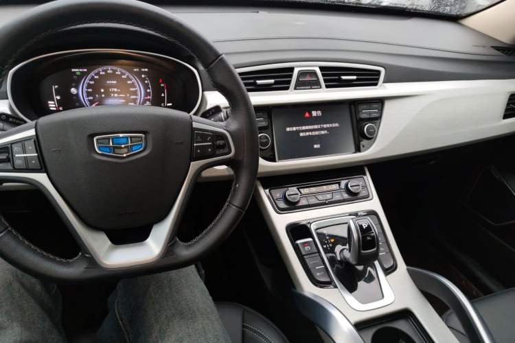 Used Geely Auto Emgrand X7 Sport 2020 1.8TD DCT Two-Wheel Drive Smart Connect 4G-Enabled Version Audio And AC Panel