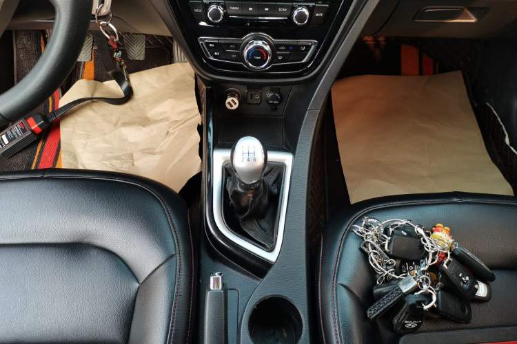 Used Changan Alsvin V7 2016 1.6L Manual LeShang Model China V Standard