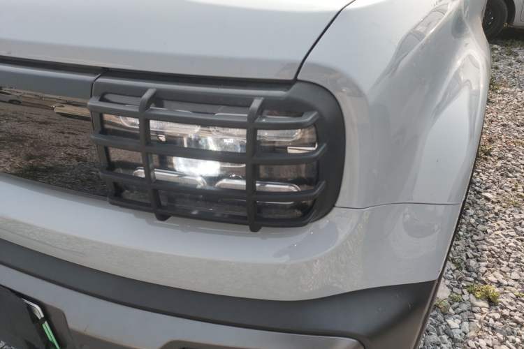 Used Baojun Spark EUV 2024 Prestige Edition 4 Seats Left Front Headlight