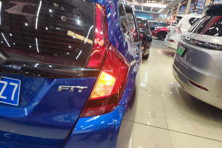 Used Honda Fit 2016 1.5L LXS CVT Comfort Sunroof Version
