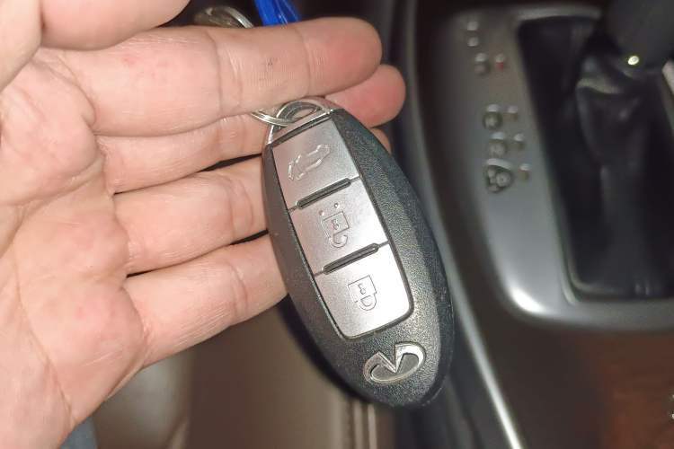 Used Infiniti QX60 2014 2.5 S/C Hybrid Two-Wheel Drive Excellence Edition