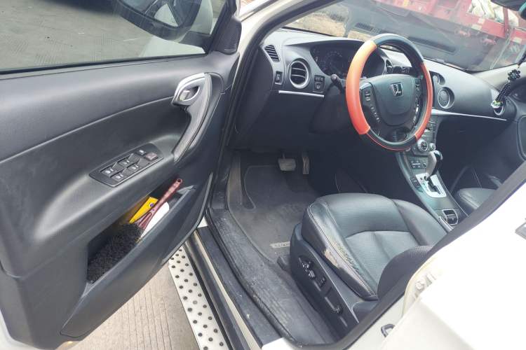 Used Luxgen Great 7 SUV 2013 Limited-Edition Sharp Model 2.2T Two-Wheel-Drive Smart Version