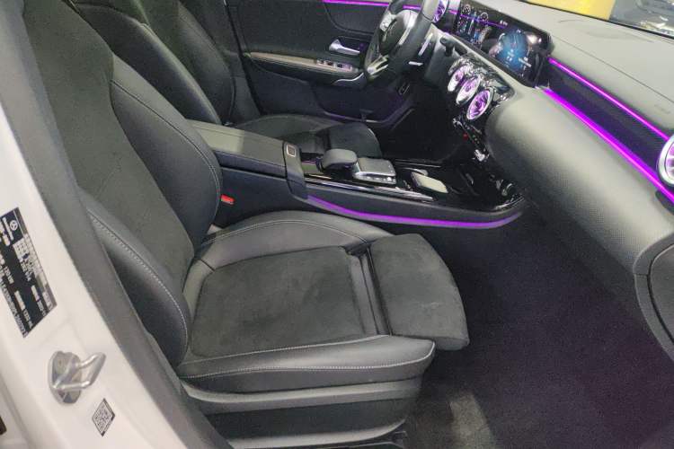 Used Mercedes-Benz A-Class 2022 Revised Version A 200 L Sport Sedan Fashionable Style
