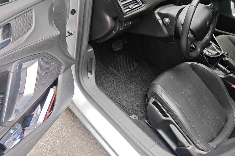 Used Peugeot 308 2016 1.6L Automatic Luxury Edition