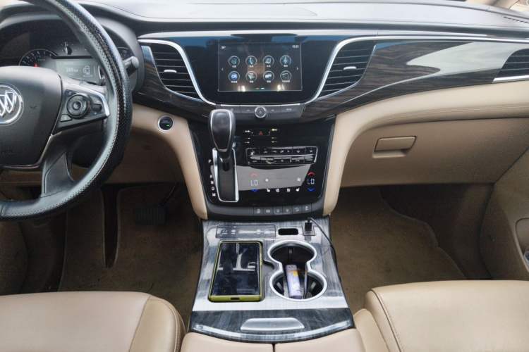 Ojetý Buick GL8 2018 ES 28T Flagship Model China VI Standard