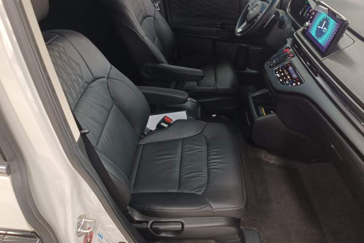 Used Honda Elysion 2022 2.0L eHEV Luxury First Edition