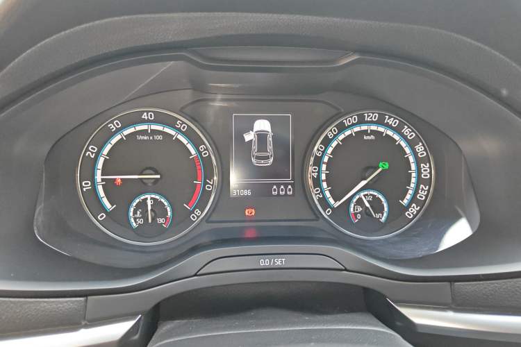 Used Skoda Karoq 2019 TSI280 SmartDrive Luxury Edition China VI standard
