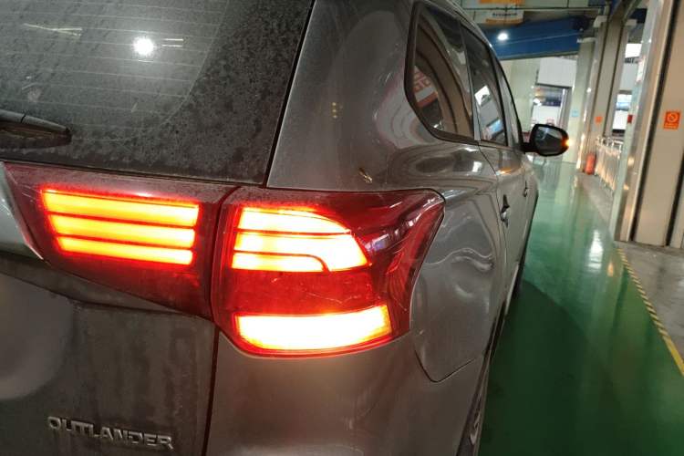 Used Mitsubishi Outlander 2019 2.0L Two-Wheel Drive Comfort Edition 5 Seats China VI Standard