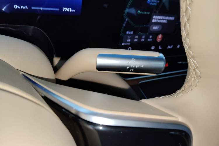 Used Hima AITO M9 2025 Extended-Range Ultra Version 52 kWh 6-Seater
