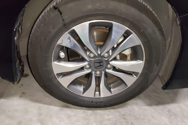 Used Honda Accord 2014 2.0L LX Comfort Edition Right Front Wheel Hub