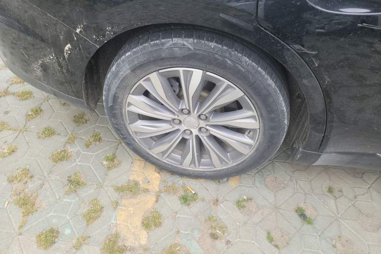 Used Hongqi E-QM5 2023 Base Travel Edition Right Rear Wheel Hub