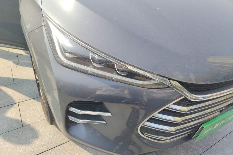 Used BYD Tang New Energy 2018 DM 2.0T All-Wheel Drive Smart Connect Advanced Model 7 Seats China V Emission Standard
