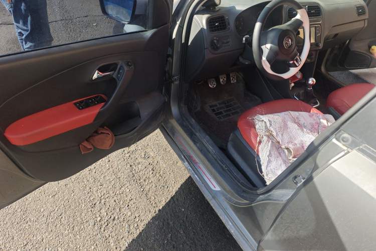 Used Volkswagen Polo 2011 1.4L Manual ZhiLe Edition Driver Seat