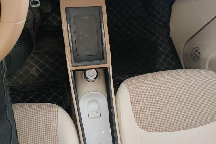 Used Wuling Hongguang MINIEV 2024 3rd Generation 215km Advanced Version Gear Lever