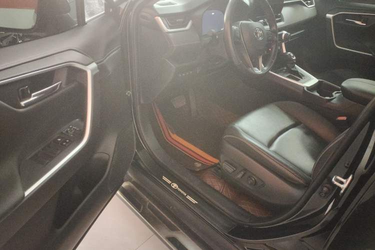 Used Toyota RAV4 2023 2.0L CVT Two-Wheel Drive Fashion Plus Edition
