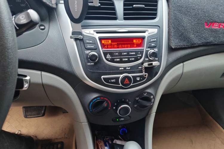 Used Hyundai Verna (older generation) 2013 Sedan 1.4L Automatic Standard GL Model