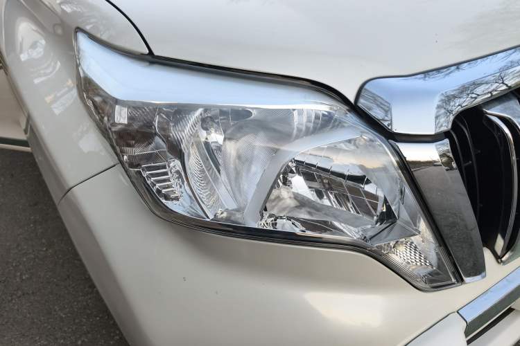 Used Toyota Prado 2016 2.7L Automatic Standard Edition Right Front Headlight