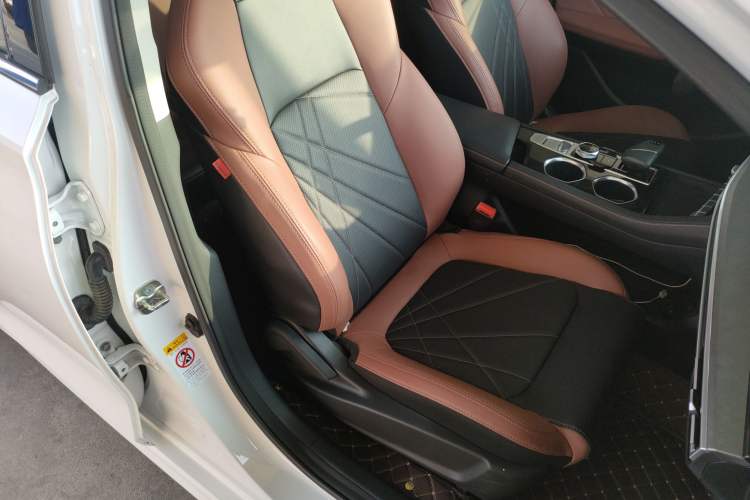 Used Changan Eado 2022 PLUS Blue Whale NE 1.4T GDI DCT Prestige Edition