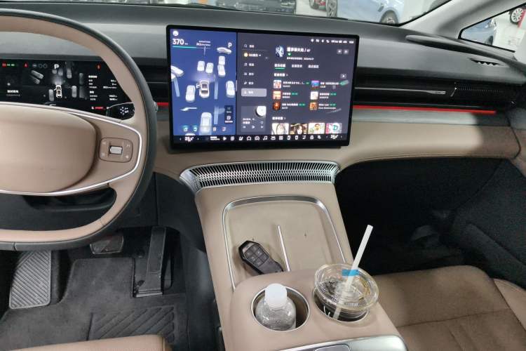 Used XPeng X9 2025 740 Ultra-Long Range Max
