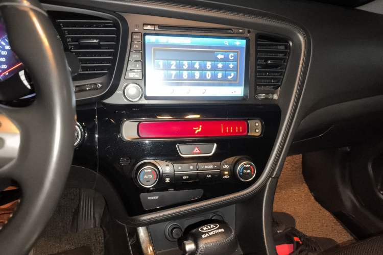 Used Kia K5 2014 2.0L Automatic LUXURY Audio And AC Panel