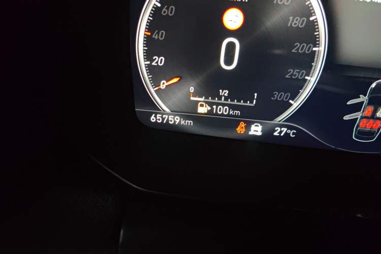 Used Lynk & Co 03 2020 03+ 2.0TD Automatic Wind-Chasing Edition Odometer Close Up