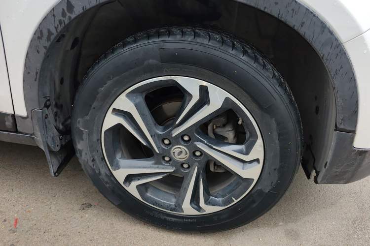 Used Dongfeng Aeolus AX7 2016 2.0L Manual Zhuyue Model Right Front Wheel Hub