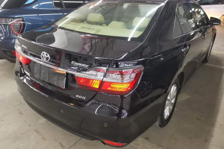 Used Toyota Camry 2015 2.0G Premier Edition
