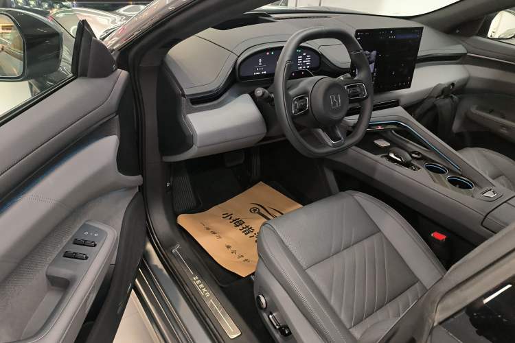 Used Zeekr 001 2025 YOU Edition 100 kWh All-Wheel Drive
