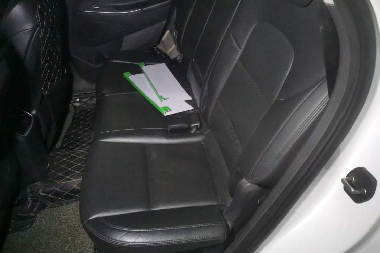 Used Hyundai Tucson 2015 2.0L Automatic Two-Wheel Drive Smart Version