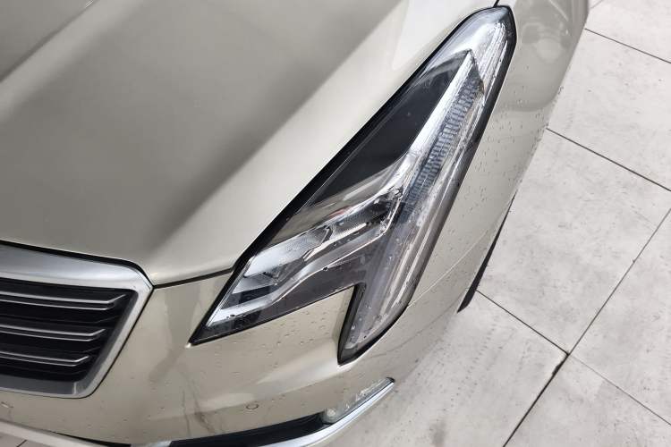 Used Cadillac XTS 2018 28T Tech Edition Left Front Headlight