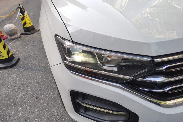 Used Volkswagen Tayron 2019 Teramont Edition 280TSI Two-Wheel Drive Luxury Model China VI Standard Right Front Headlight