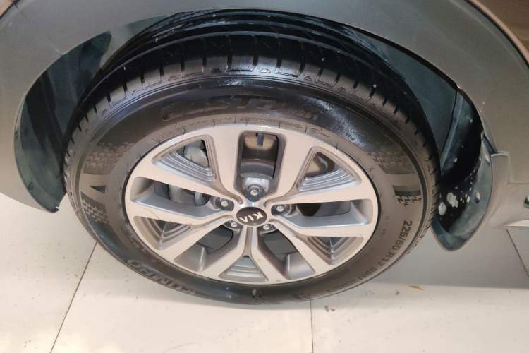 Used Kia Sportage R 2015 2.0L Automatic Two-Wheel Drive GLS Left Front Wheel Hub